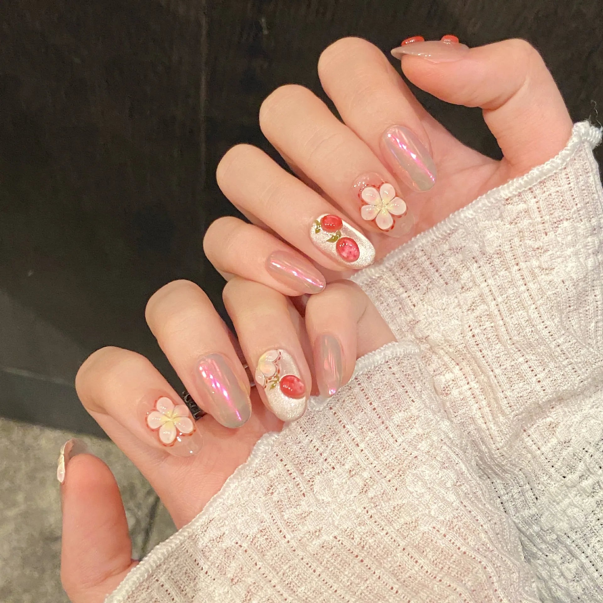 10pcs Festive Red Oval Short Press-On Nails with Cute Tomato Design Glossy Finish Holiday Nail Art Set for Women and Girls Wear
