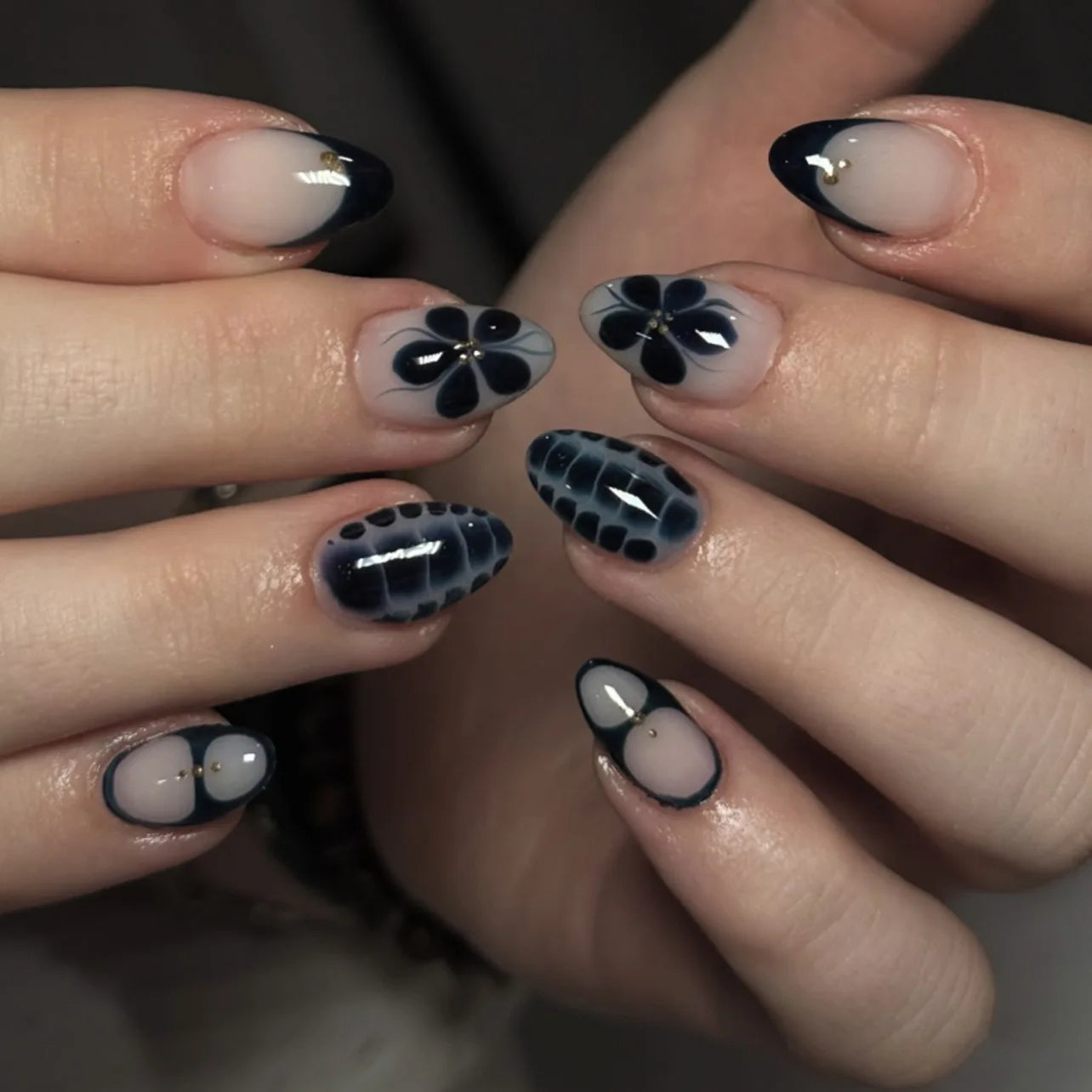 24Pcs False Nails Spicy Girl Silver Bow with Diamond Fake Nails with Glue Almond Press on Nails Black Cool Y2k Almond Nail Set