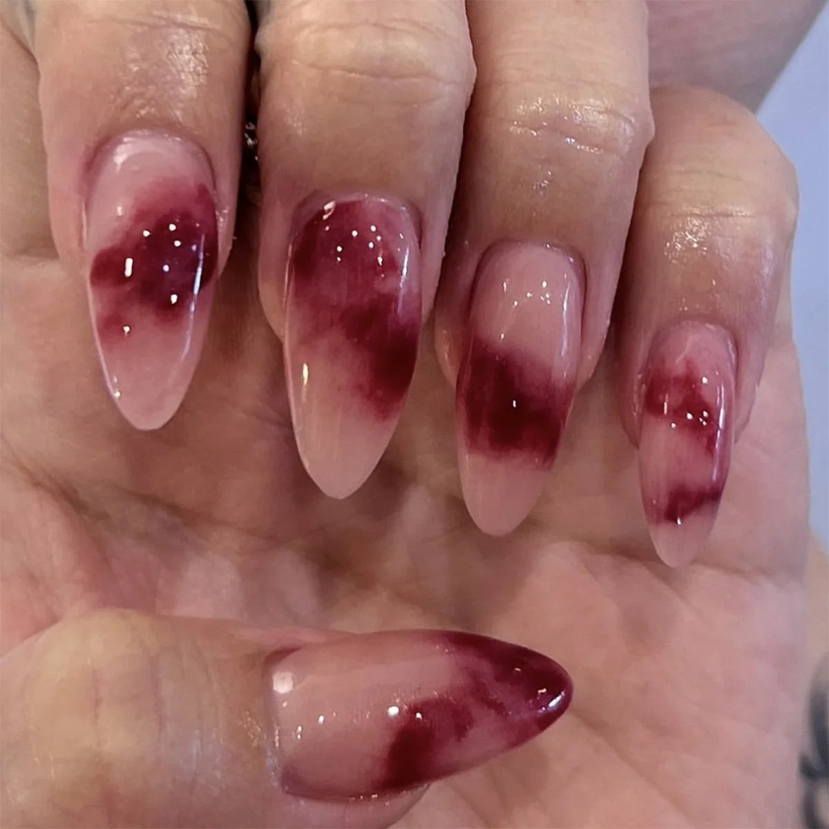 Red Black Gradient Press on Nails Medium Length Coffin Fake Nails with Sticky Tabs Ballerina False Nails Tips for Women 24Pcs